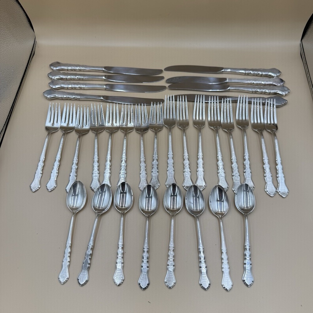 1847 Rogers Bros Silver Plated 32pc Flatware Set for 8 Vintage 1940s Quality